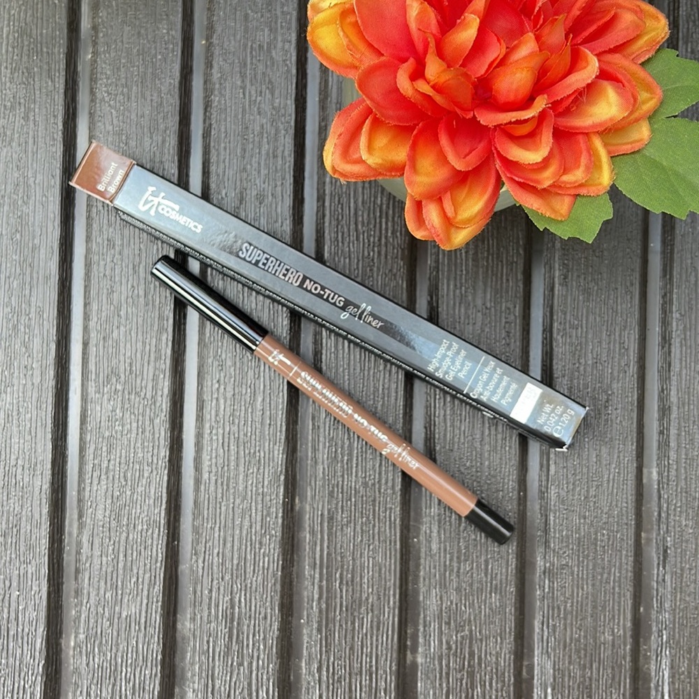 It Cosmetics - Superhero No Tug Gel Liner - Brilliant Brown - Picture 4 of 9